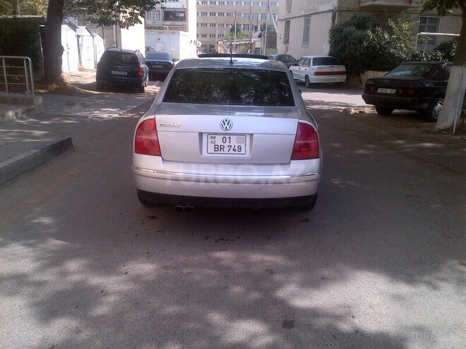 Volkswagen Passat 2001, 179,000 km - 2.0 l - Bakı