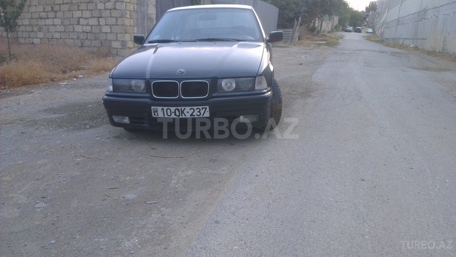BMW 318 1991, 203,000 km - 1.8 l - Bakı