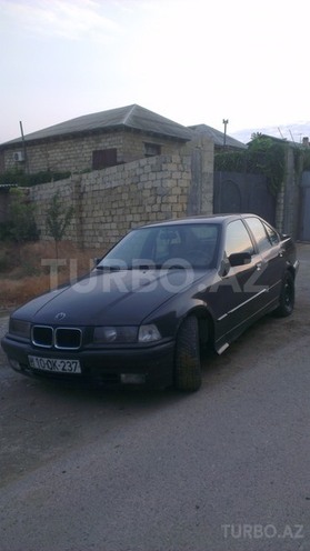 BMW 318 1991, 203,000 km - 1.8 l - Bakı