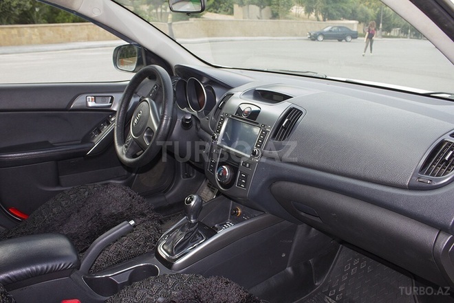 Kia Cerato 2010, 95,000 km - 2.0 л - Bakı