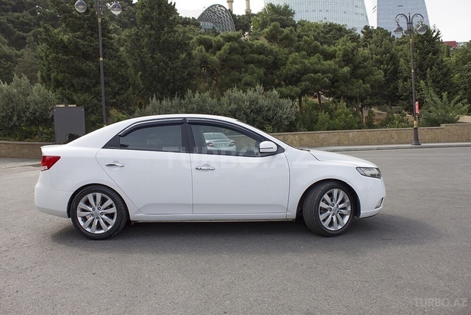 Kia Cerato 2010, 95,000 km - 2.0 л - Bakı