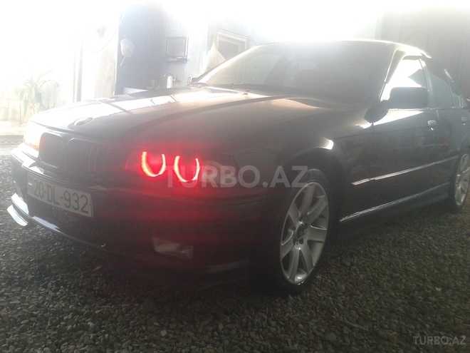 BMW 320 1993, 350,000 km - 2.0 l - Bakı