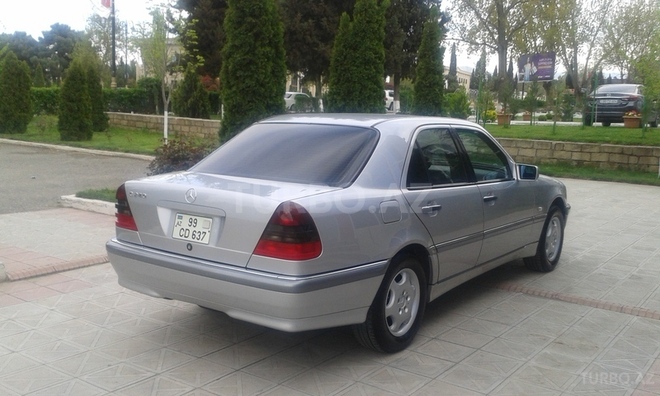 Mercedes C 240 2000, 107,450 km - 2.4 l - Bakı