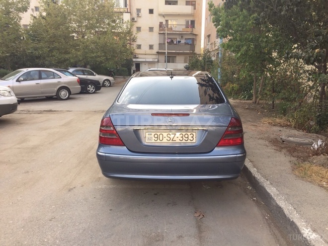Mercedes E 270 2002, 240,000 km - 2.7 l - Bakı