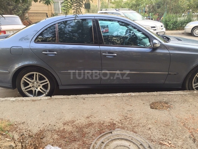 Mercedes E 270 2002, 240,000 km - 2.7 l - Bakı