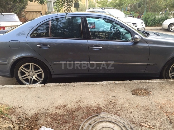 Mercedes E 270 2002, 240,000 km - 2.7 l - Bakı