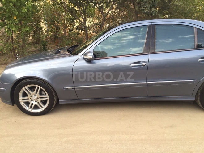Mercedes E 270 2002, 240,000 km - 2.7 l - Bakı