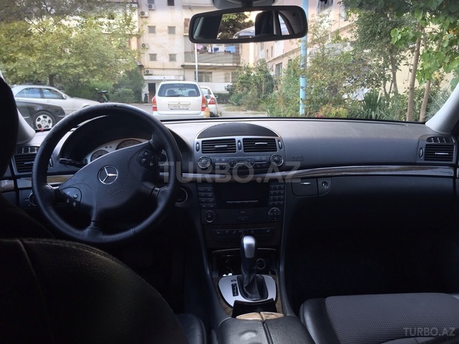 Mercedes E 270 2002, 240,000 km - 2.7 l - Bakı