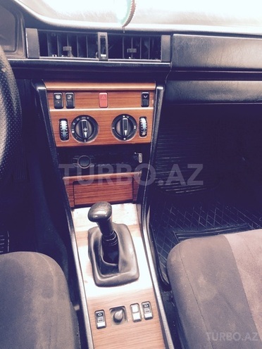 Mercedes E 250 1996, 185,000 km - 0.3 l - Bakı