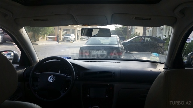 Volkswagen Passat 2004, 245,000 km - 1.8 l - Bakı