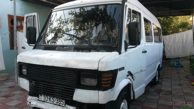 Mercedes 208 D 1990, 555,000 km - 2.3 л - Bakı