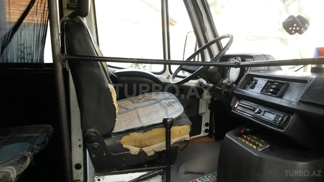 Mercedes 208 D 1990, 555,000 km - 2.3 л - Bakı
