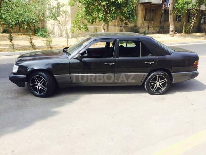 Mercedes E 250 1992, 417,000 km - 2.5 l - Bakı