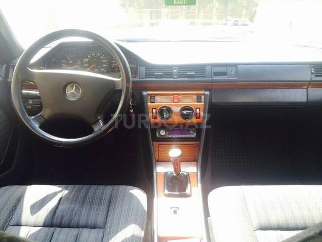 Mercedes E 250 1992, 417,000 km - 2.5 l - Bakı