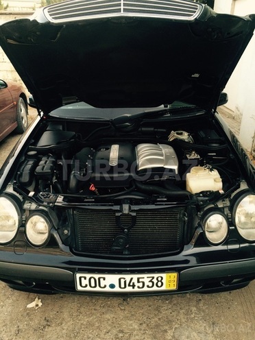 Mercedes E 220 2000, 278,000 km - 2.2 л - Bakı