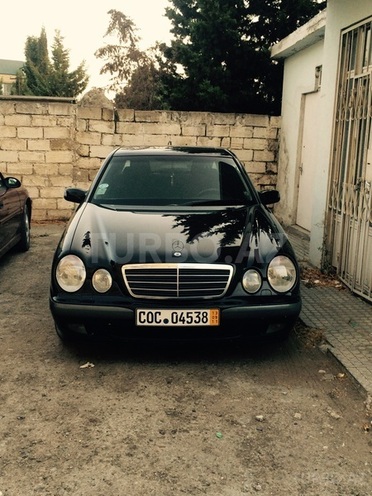 Mercedes E 220 2000, 278,000 km - 2.2 л - Bakı