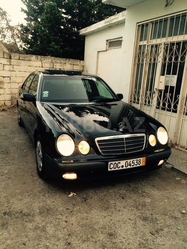 Mercedes E 220 2000, 278,000 km - 2.2 л - Bakı