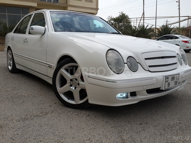 Mercedes E 320 2000, 137,257 km - 3.2 l - Bakı