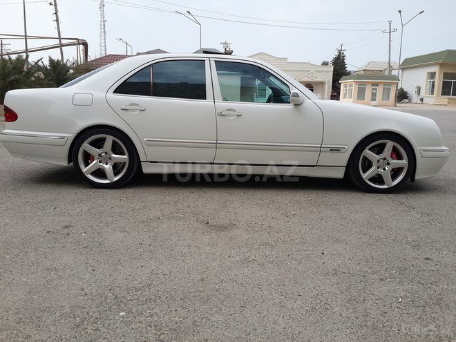 Mercedes E 320 2000, 137,257 km - 3.2 l - Bakı