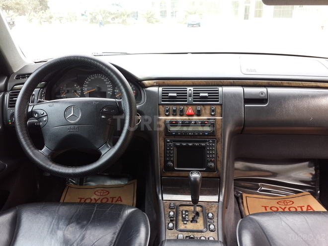 Mercedes E 320 2000, 137,257 km - 3.2 l - Bakı