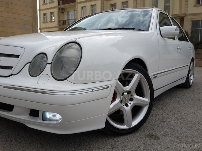 Mercedes E 320 2000, 137,257 km - 3.2 l - Bakı