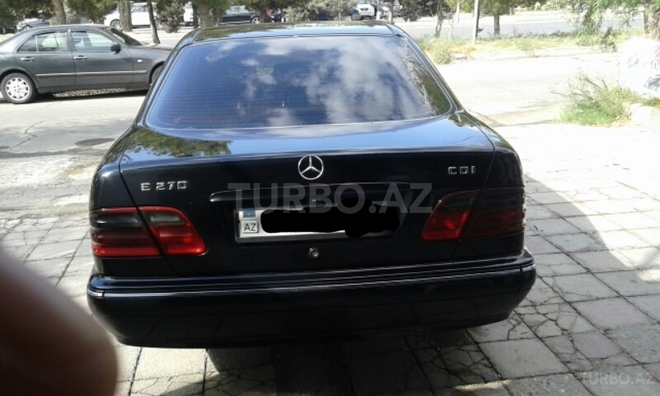 Mercedes E 270 2002, 150,000 km - 2.7 л - Bakı