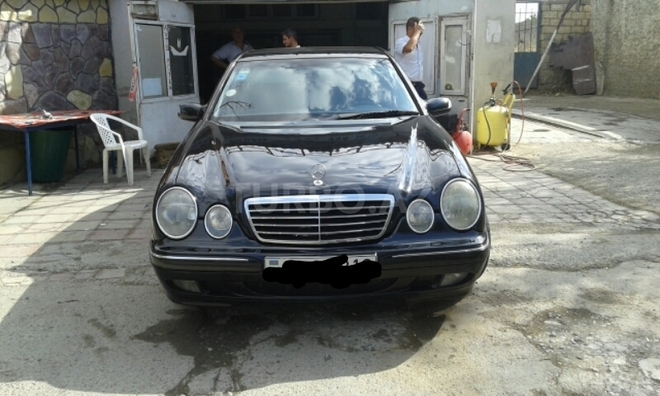 Mercedes E 270 2002, 150,000 km - 2.7 л - Bakı