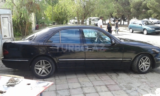 Mercedes E 270 2002, 150,000 km - 2.7 л - Bakı