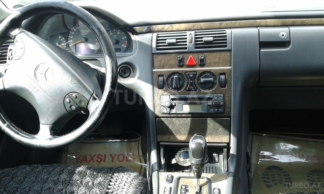 Mercedes E 270 2002, 150,000 km - 2.7 л - Bakı