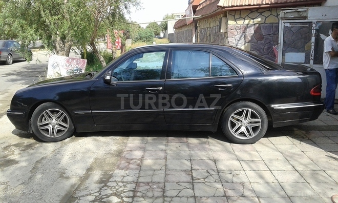 Mercedes E 270 2002, 150,000 km - 2.7 л - Bakı