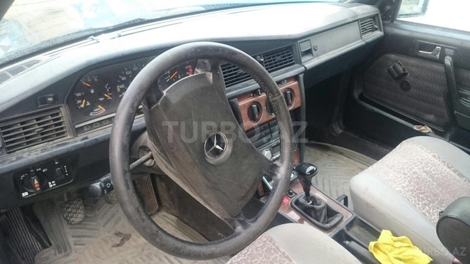 Mercedes 190 1990, 267,000 km - 2.3 l - Bakı