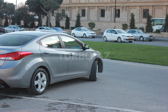 Hyundai Elantra 2011, 80,000 km - 1.8 л - Bakı