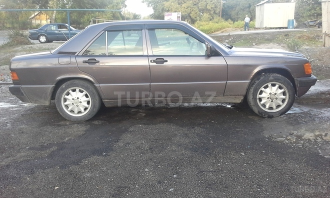 Mercedes 190 1991, 192,000 km - 2.0 л - Bakı