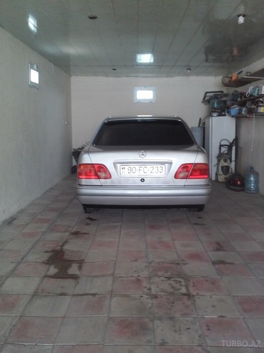 Mercedes E 230 1997, 180,000 km - 2.3 л - Bakı