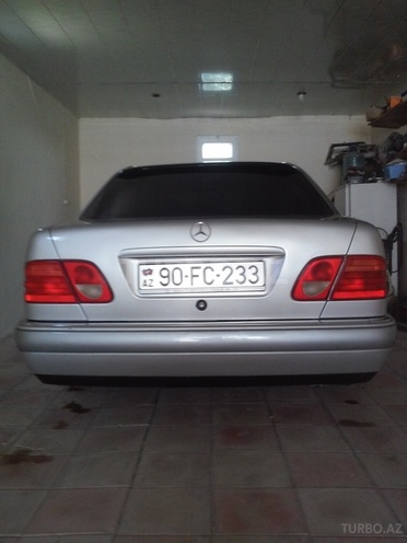 Mercedes E 230 1997, 180,000 km - 2.3 л - Bakı