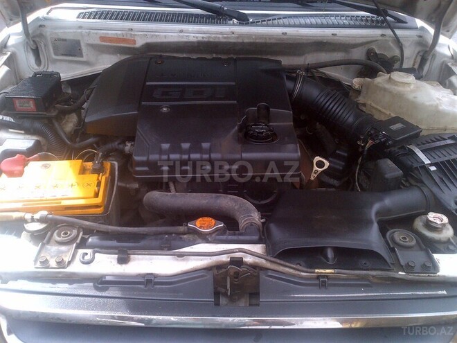 Mitsubishi Pajero io 2001, 176,000 km - 2.0 l - Bakı