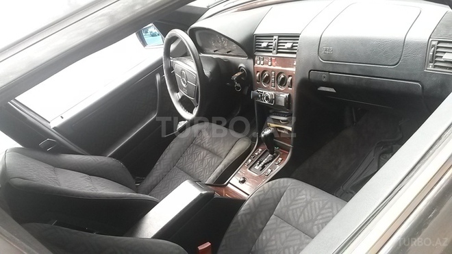 Mercedes C 220 1995, 275,320 km - 2.2 л - Bakı