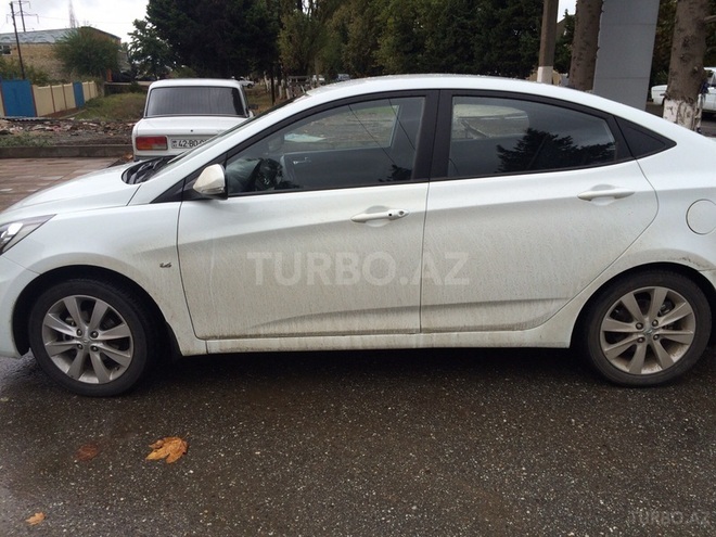 Hyundai Accent 2012, 80,000 km - 1.6 l - Bakı