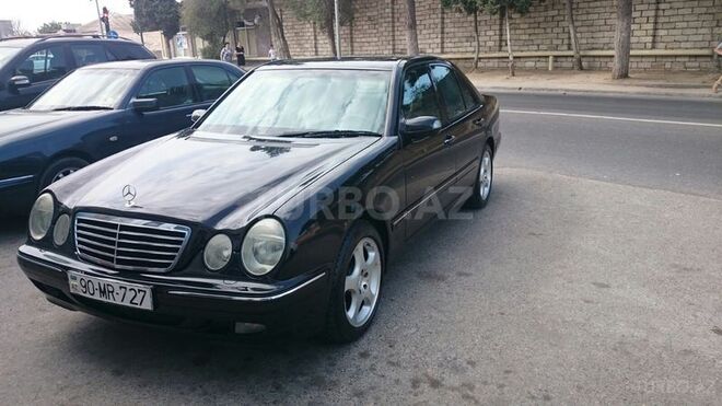 Mercedes E 320 2001, 256,750 km - 3.2 l - Bakı