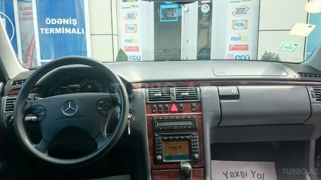 Mercedes E 320 2001, 256,750 km - 3.2 l - Bakı