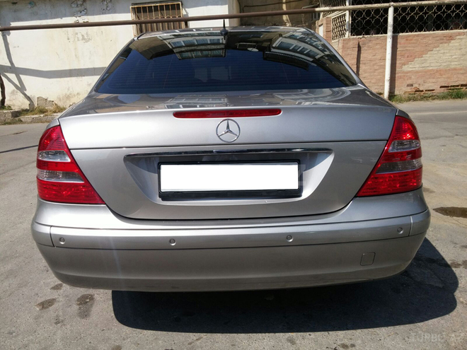 Mercedes E 240 2003, 166,000 km - 2.6 l - Bakı