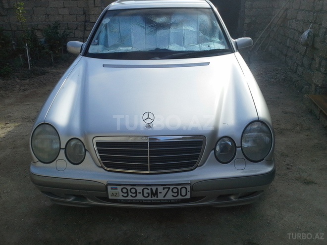 Mercedes E 220 2000, 245,000 km - 2.2 л - Bakı