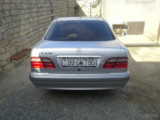 Mercedes E 220 2000, 245,000 km - 2.2 л - Bakı