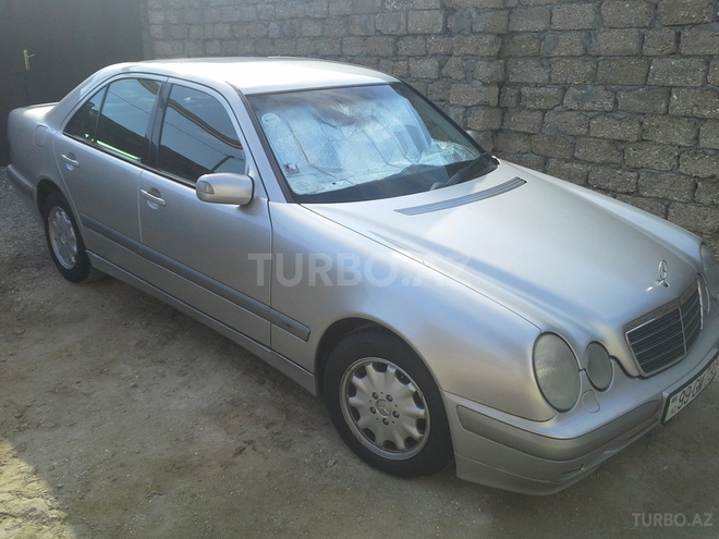 Mercedes E 220 2000, 245,000 km - 2.2 л - Bakı