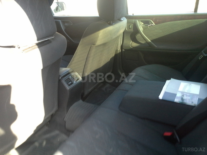 Mercedes E 220 2000, 245,000 km - 2.2 л - Bakı