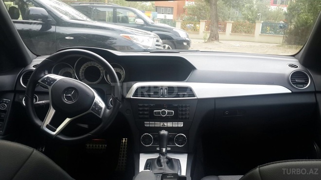 Mercedes C 300 2012, 70,000 km - 3.5 l - Bakı