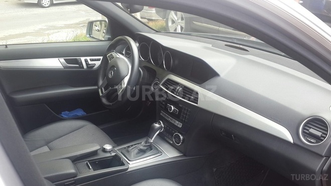 Mercedes C 300 2012, 70,000 km - 3.5 l - Bakı