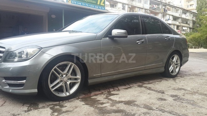 Mercedes C 300 2012, 70,000 km - 3.5 l - Bakı