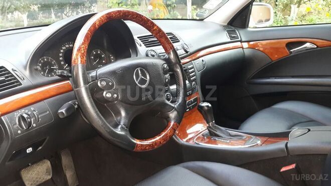 Mercedes E 220 2006, 238,000 km - 2.2 l - Bakı