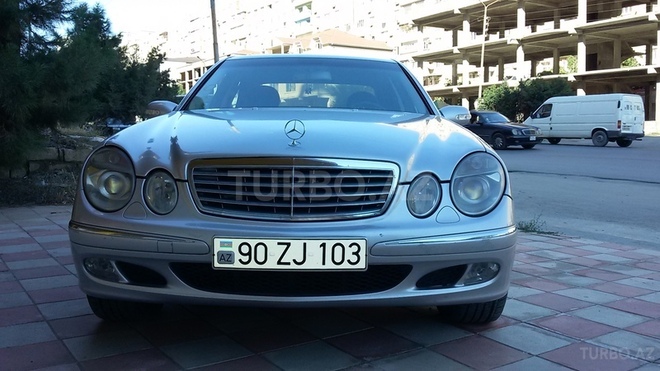 Mercedes E 220 2003, 210,000 km - 2.2 l - Bakı
